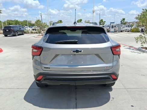 Used 2024 Chevrolet Trax RS w/ Driver Confidence Package FWD image 5