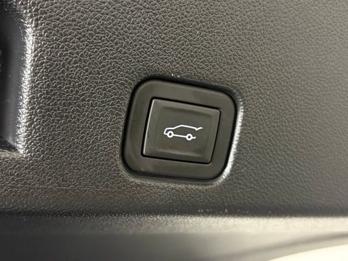 Used 2025 Buick Enclave Preferred FWD image 38
