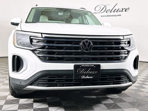 Used 2024 Volkswagen Atlas SE w/ Panoramic Sunroof Package image 33
