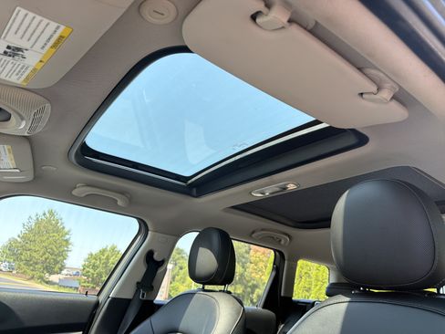 Used 2016 MINI Cooper Clubman FWD image 8