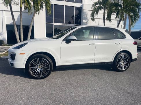 Used 2018 Porsche Cayenne Platinum Edition image 8