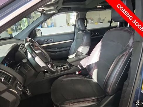 Used 2019 Ford Explorer XLT w/ Equipment Group 202A AWD/4WD image 9
