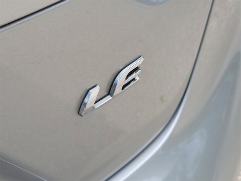 Used 2025 Toyota Corolla LE image 7