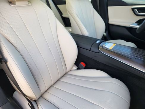 New 2026 Mercedes-Benz E 350 4MATIC Sedan image 16