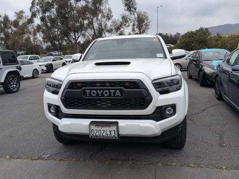 Certified 2023 Toyota Tacoma TRD Sport AWD/4WD image 2