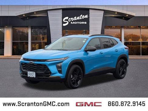 Used 2025 Chevrolet Trax ACTIV w/ Sunroof Package image 1