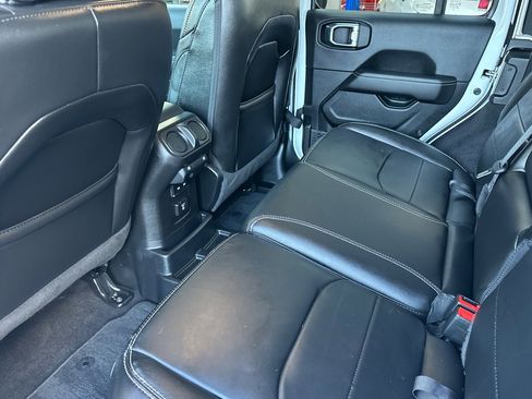 Used 2021 Jeep Wrangler Unlimited Sahara w/ Cold Weather Group image 13