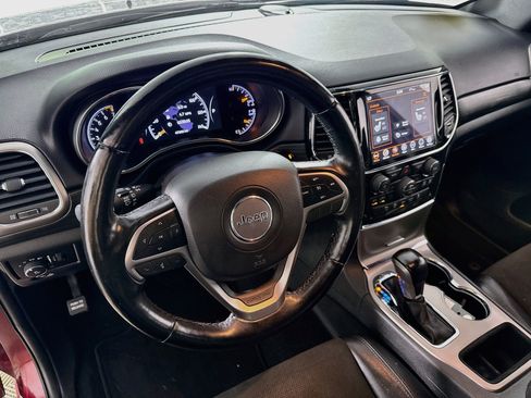 Used 2021 Jeep Grand Cherokee Laredo X AWD/4WD image 24