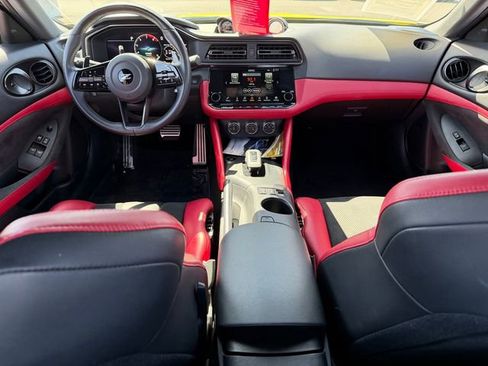 Certified 2024 Nissan Z Performance w/ Floor Mat Package RWD image 22