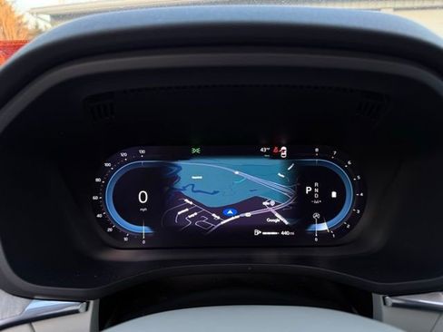 Certified 2023 Volvo XC60 B5 Plus w/ Climate Package image 21