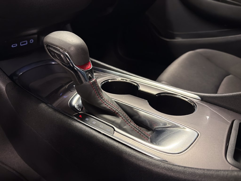 Used 2021 Chevrolet Malibu RS FWD image 39