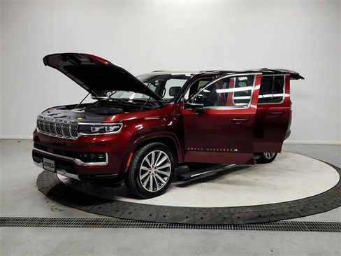 Used 2023 Jeep Grand Wagoneer L Series II image 11