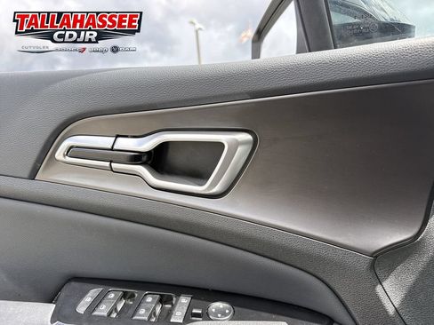 Used 2023 Kia Sportage EX FWD image 18