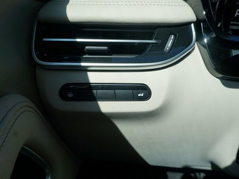 Used 2023 INFINITI QX60 Luxe w/ Performance Audio Package image 5