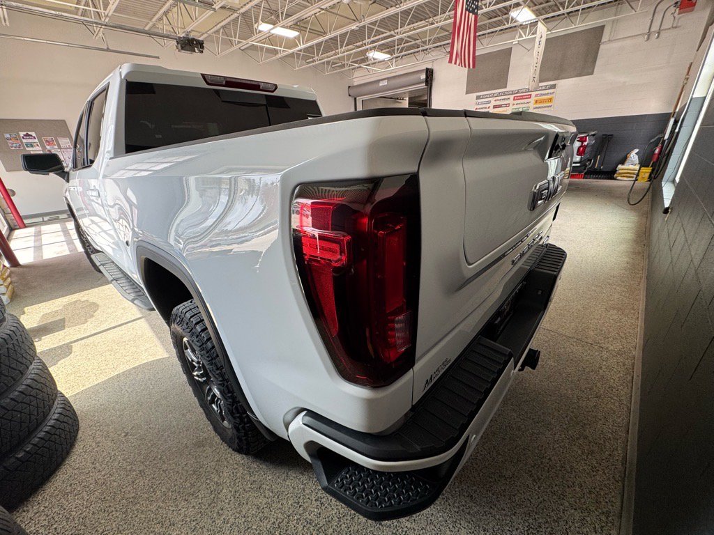 Used 2024 GMC Sierra 1500 AT4 w/ AT4 Premium Package AWD/4WD image 7