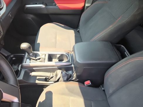 Used 2017 Toyota Tacoma SR5 w/ Tow Package RWD image 24