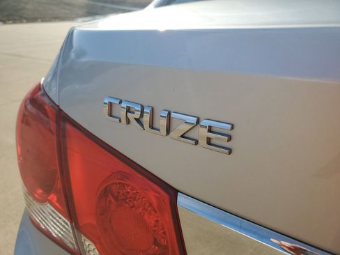 Used 2012 Chevrolet Cruze LT image 35