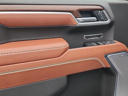 New 2026 GMC Sierra 1500 Denali Ultimate w/ LPO, Black Badging Package image 8