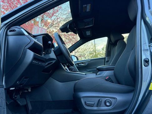 Certified 2025 Toyota RAV4 SE image 10