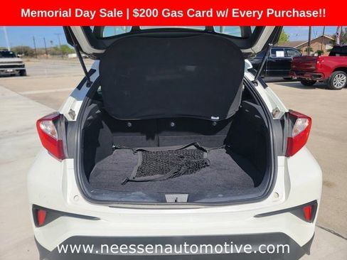 Used 2021 Toyota C-HR LE FWD image 28