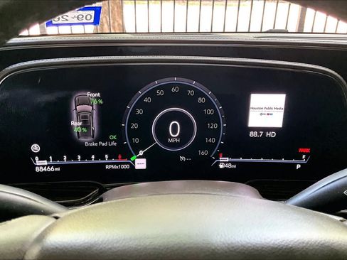 Used 2021 Cadillac Escalade Premium Luxury w/ LPO, Illumination Package RWD image 25