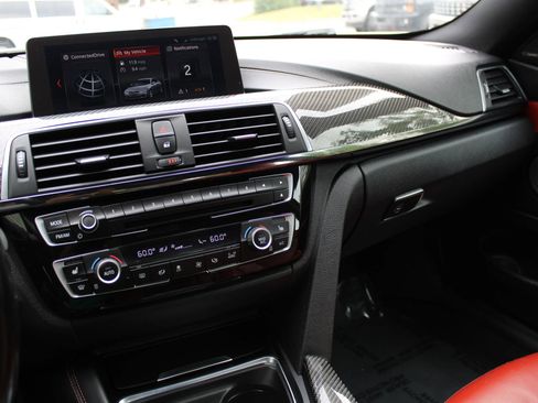 Used 2018 BMW M4 Coupe RWD image 12