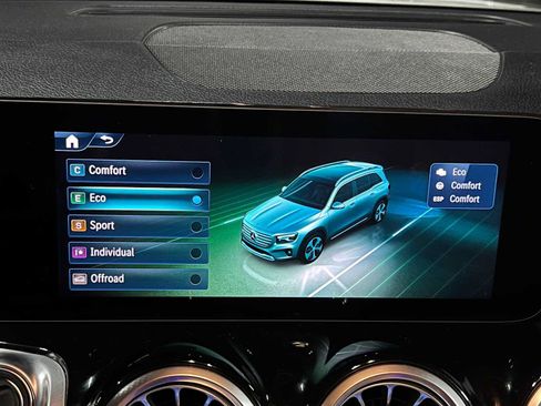 Certified 2026 Mercedes-Benz GLB 250 4MATIC image 41