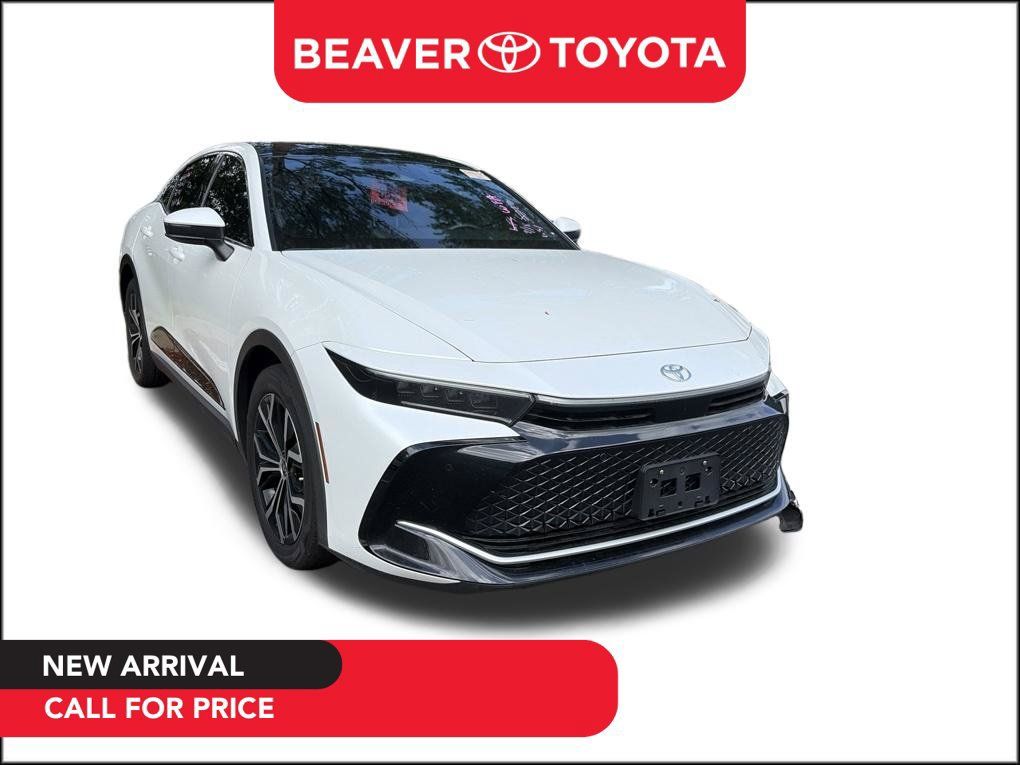 Used 2023 Toyota Crown AWD/4WD image 1
