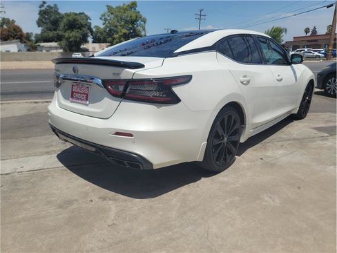 Used 2020 Nissan Maxima SR w/ Sport Mat Group FWD image 4