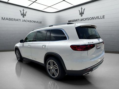 Used 2024 Mercedes-Benz GLS 450 4MATIC image 3