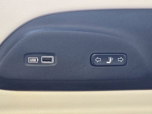 Used 2018 Chrysler Pacifica Limited FWD image 58