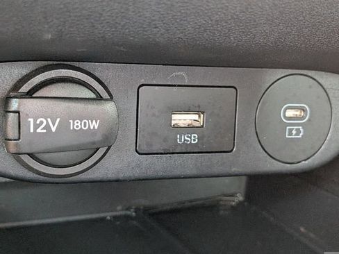 Certified 2025 Hyundai Elantra SEL FWD image 22