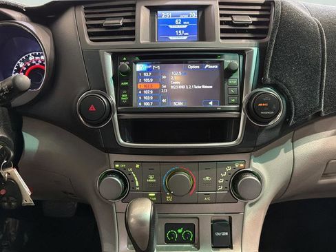 Used 2013 Toyota Highlander SE image 14