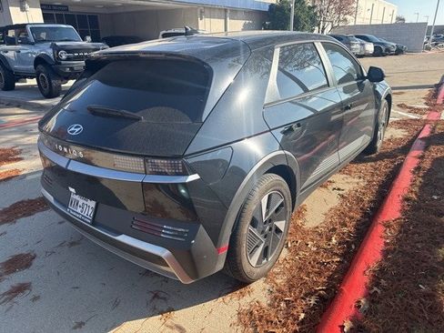 Used 2025 Hyundai Ioniq 5 SE image 4