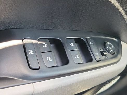 New 2026 Hyundai Venue SEL FWD image 17