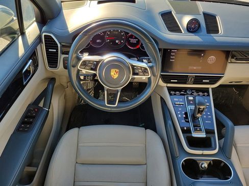 Certified 2022 Porsche Cayenne Base image 21