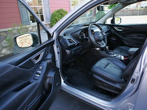 Used 2022 Subaru Forester Touring w/ Popular Package #2 AWD/4WD image 9