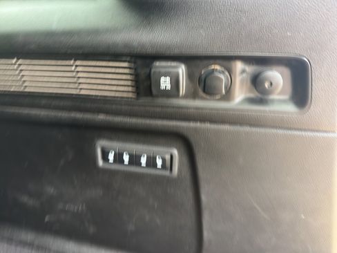 Used 2024 Jeep Wagoneer L Series II image 9