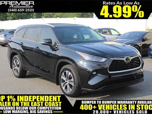 Used 2024 Toyota Highlander XLE FWD image 1