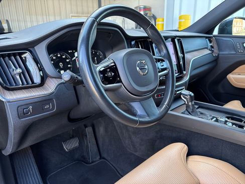 Used 2021 Volvo XC60 T5 Inscription w/ Advanced Package image 11