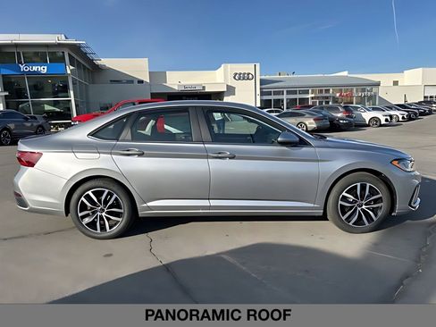 New 2026 Volkswagen Jetta SE image 2