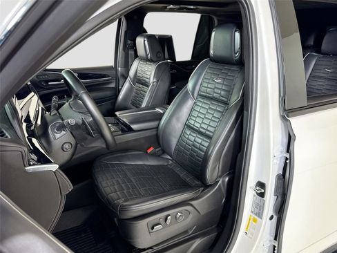 Used 2024 Cadillac Escalade V w/ LPO, ONYX Package image 14
