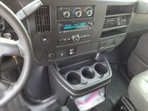 Used 2016 GMC Savana 2500 image 26