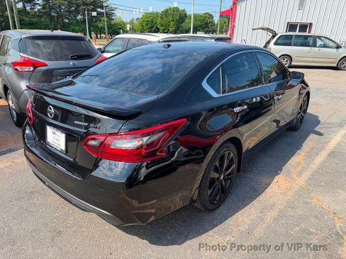 Used 2018 Nissan Altima 2.5 SR w/ SR Midnight Edition FWD image 5