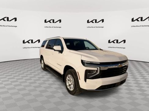 Used 2025 Chevrolet Suburban LS w/ Max Trailering Package image 3