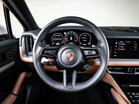 Certified 2026 Porsche Cayenne AWD/4WD image 26