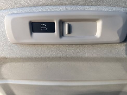 Used 2022 BMW X5 xDrive40i w/ Premium Package image 31