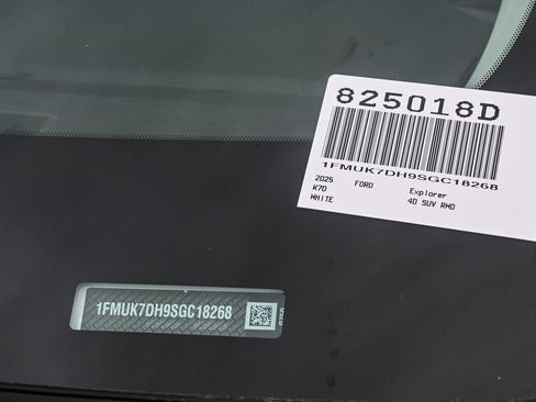 Used 2025 Ford Explorer Active image 30