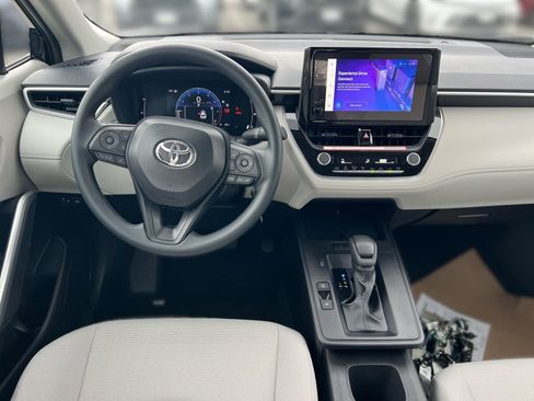 New 2026 Toyota Corolla Cross L image 18