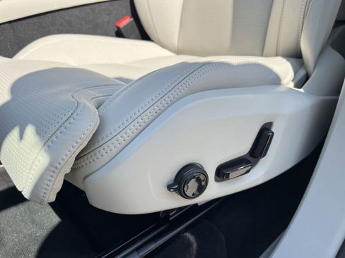 New 2026 Volvo XC90 B5 Ultra image 14